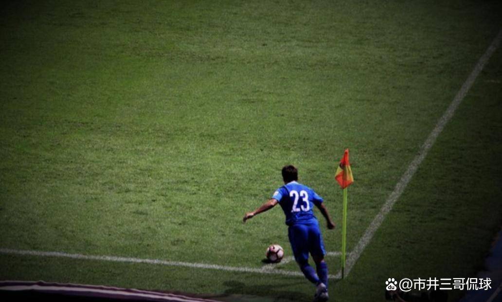 但足球世界, 锁定